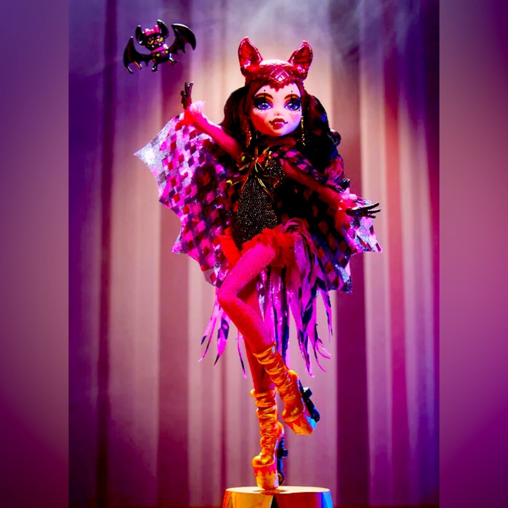 SDCC 2023 Monster High Draculaura